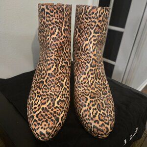 Women's Dr. Liza bootie size 9